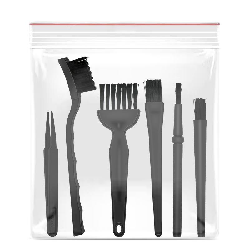 Sada 6 antistatických štětců pro čištění klávesnice, počítače, telefonu a obvodové desky.