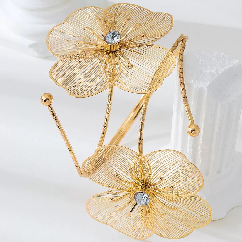 Hot-selling flower bracelet arm bracelet hollow flower bracelet simple design versatile jewelry women's arm