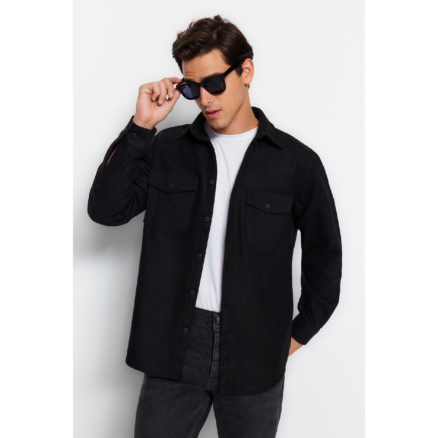 

Черная мужская рубашка классического кроя из кешью с карманом для парашюта S