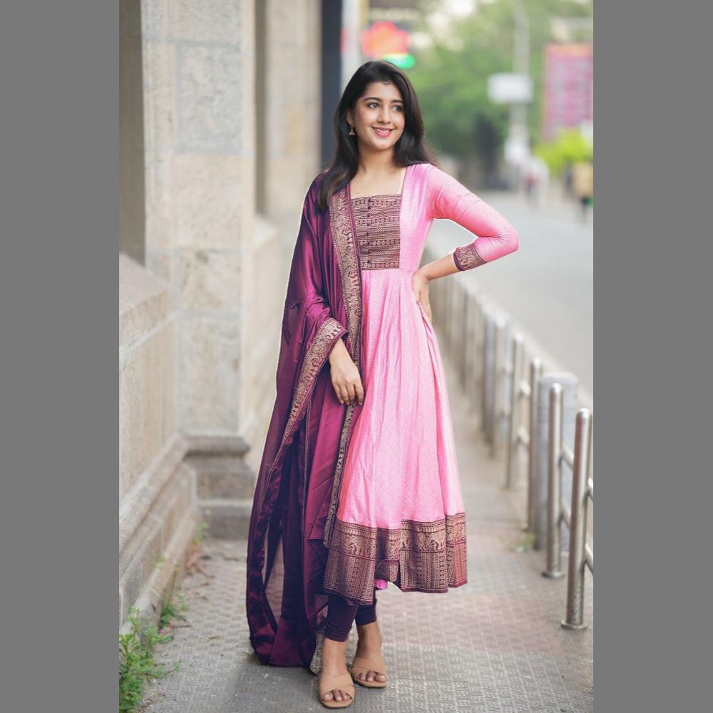 

платье нежно-розового и нежно-голубого цвета L