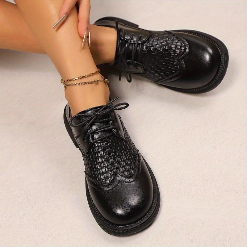 2025 New British Vintage Style Low-Heel Brogue Lace-Up Flat Professional Pumps for Women