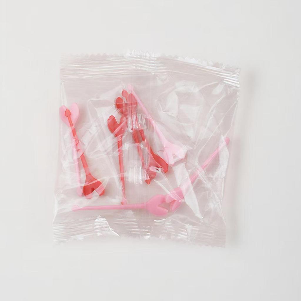 Japanese Animal Cartoon Fruit Fork Set – Cute and Creative Plastic Picks for Kids' Bento Boxes.