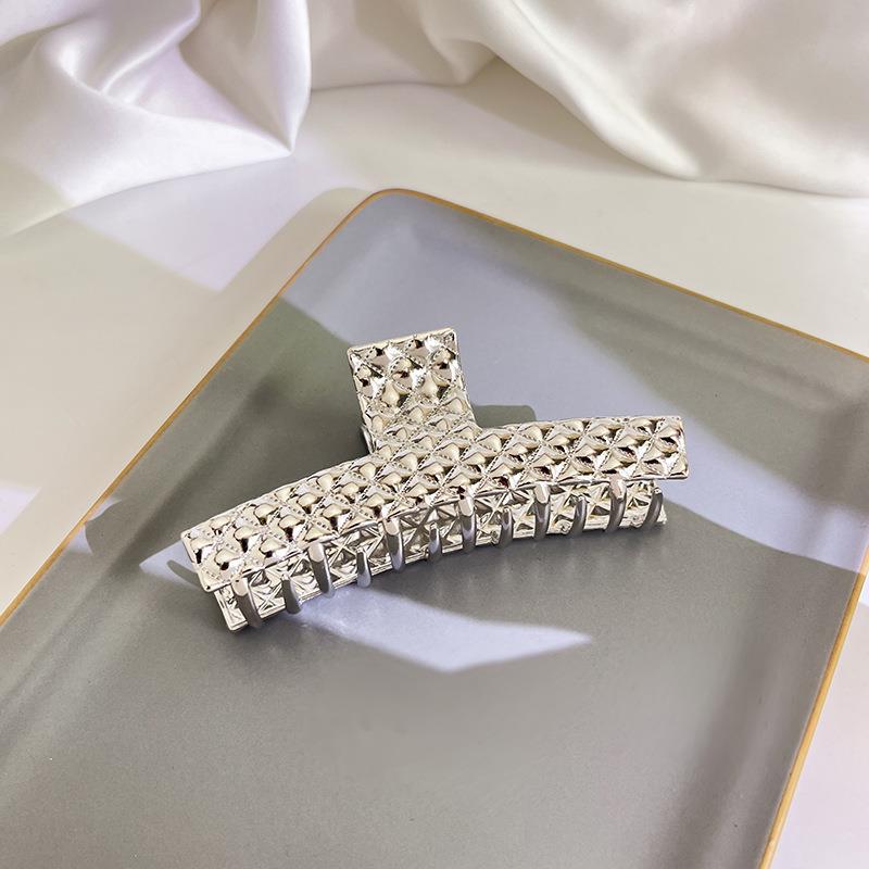 

Геометрическая заколка-треугольник летняя новая заколка для пучка волос темперамент новой интернет-знаменитости заколка-акула для волос женская