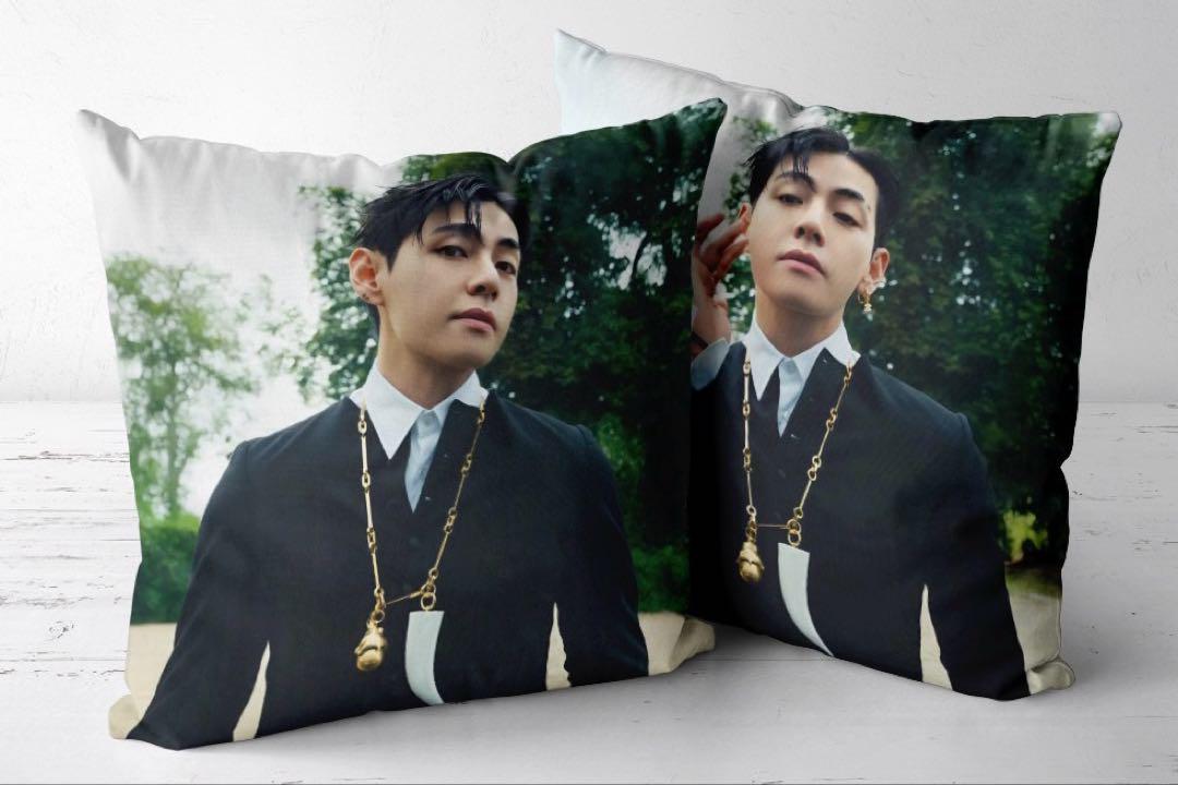 

[Б/У] Наволочка для подушки BTS WKorea Тэхён V V