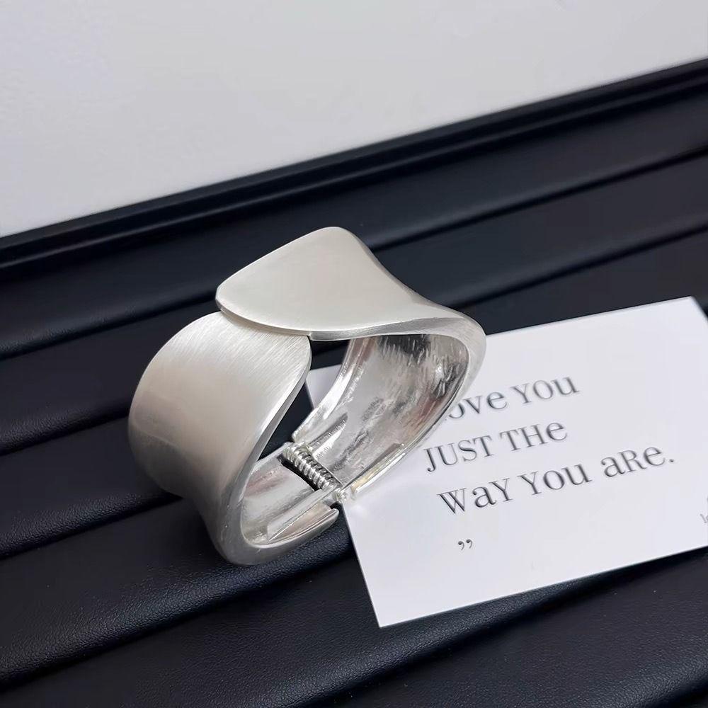 New Hinge Gold Bangle Metal Open Bracelet Jewelry Accessories Solid Color Chunky Bangle Bracelet Punk Alloy Irregular Wrist Cuff