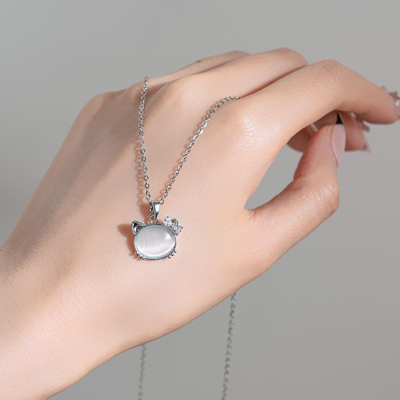 

Minimalist Light Luxury Titanium Steel Chain Necklace for Women,Fashion Tassel Layering Choker with Versatile Elegance