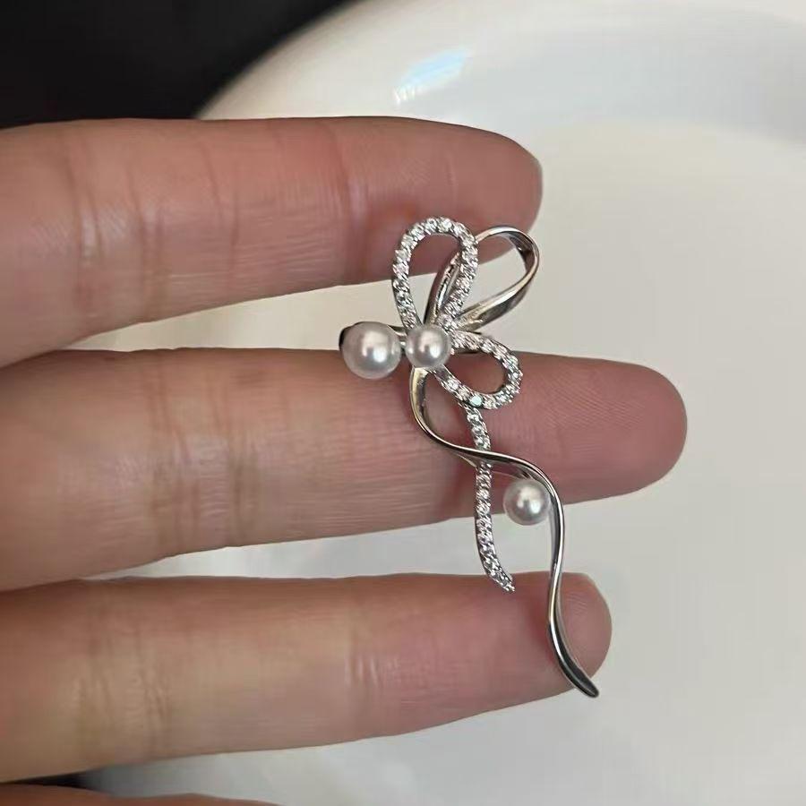 1Pair Niche Design Lazy Ear Bone Clip Streamer Bow Ear Clip Earrings Can Be Worn Without Ear Piercings