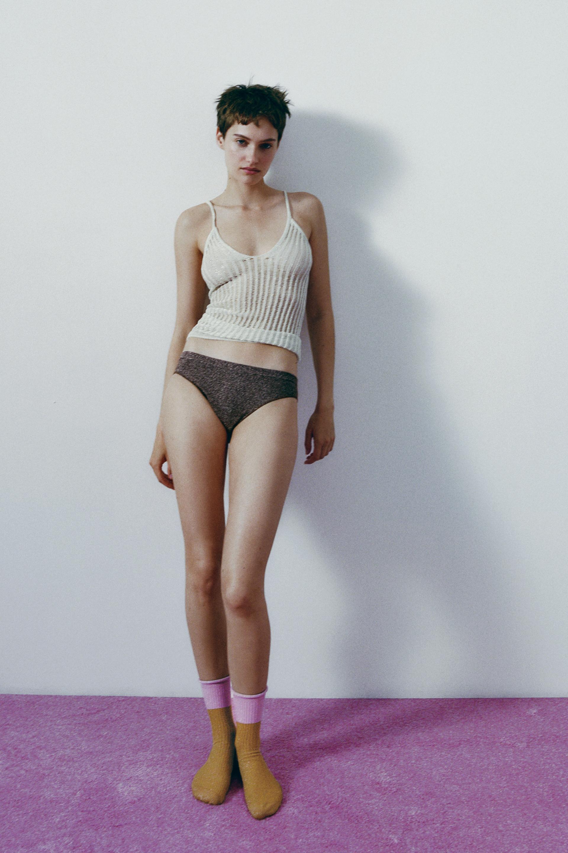 

НОСКИ С МЕТАЛЛИЧЕСКОЙ НИТЬЮ