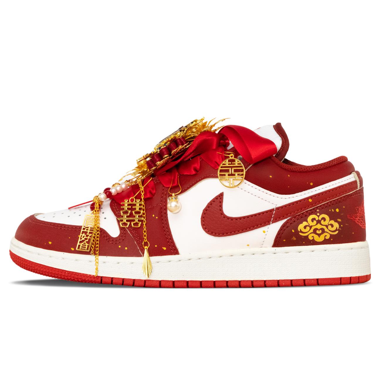 

Jordan Air Jordan 1 Slip Resistant Abrasion Resistant Low top Vintage Basketball Shoes Women s Red White FJ3465-160(Team1302-) 37.5