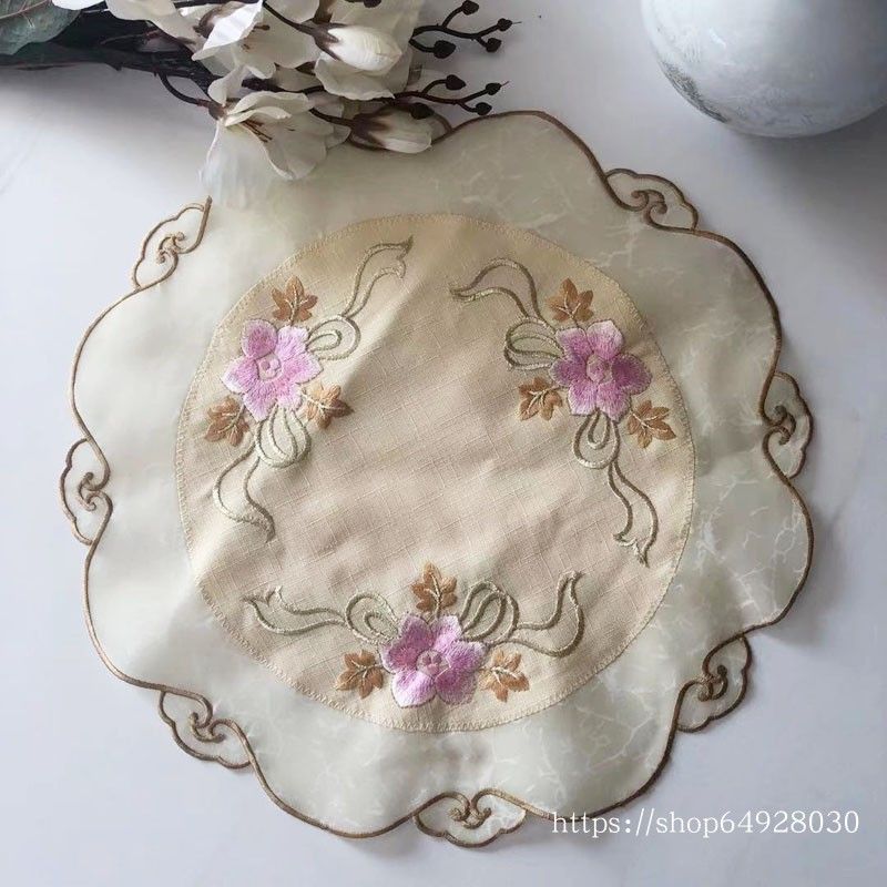 

European-Style Embroidered Tea Table Coaster round Tablecloth No. 4 39*39cm round