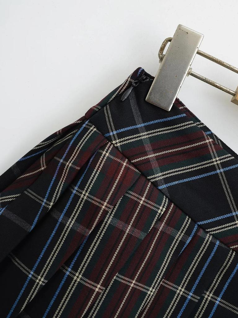 Women's Slim-Fit Low-Waist Pleated Plaid Mini Skirt with Button-Up Slit - Autumn Anti-Exposure Design