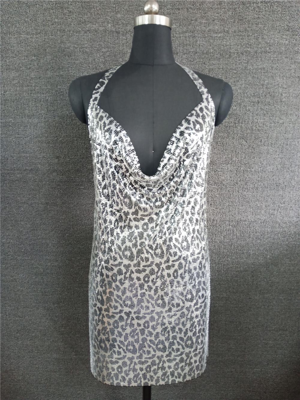 

2023 Сексуальное платье с глубоким вырезом и металлическими пайетками LBZ1352 M