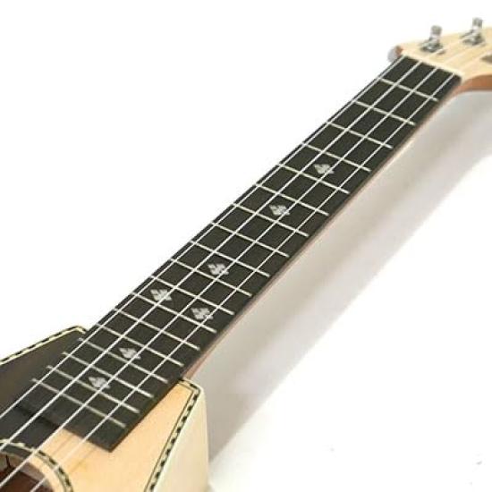 MaAmAa Ukulele V Shape 2T Tenor Ukulele MaAmAa Deformed Ukulele 2 Tone Color MU-V3 Maple/Ebony