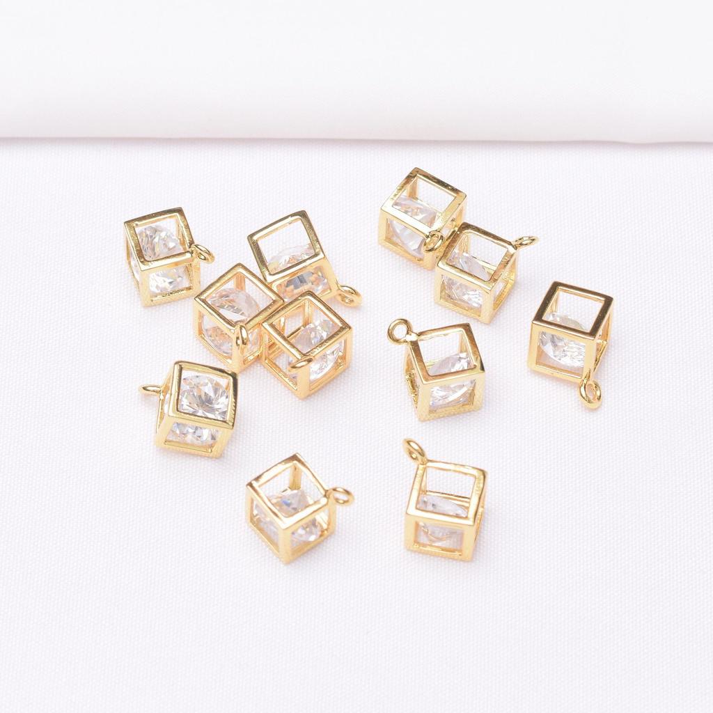 10pcs 14K Gold-wrapped Zircon Crystal Three-dimensional Square Pendant, Crown Pendant, DIY Earrings, Necklace Jewelry Pendant.