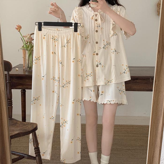 

Повседневный трикотажный хлопковый комплект из трех предметов в корейском стиле с ромашками и коротким рукавом Medium (M)