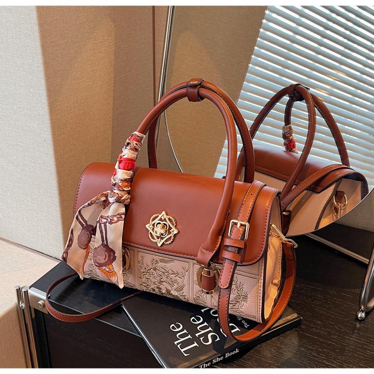 

Guofeng Embroidery Mom Bag 2025 New Large Capacity Handbag Red Wedding Banquet Bag New Chinese Women s Bag