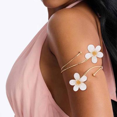 Broches y joyería para el cuerpo