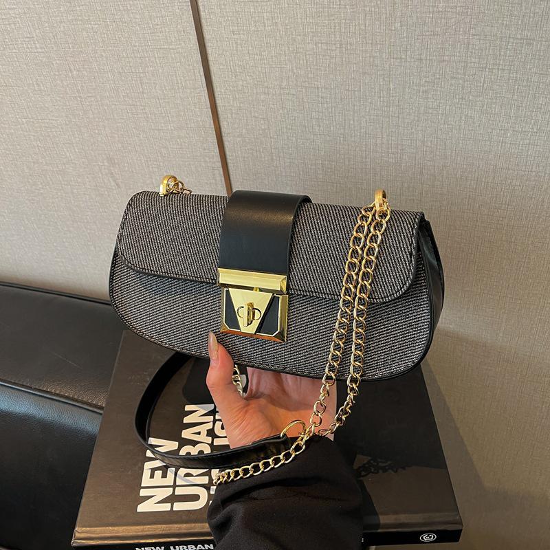 2026 Women's Versatile Baguette Chain Shoulder & Crossbody Bag