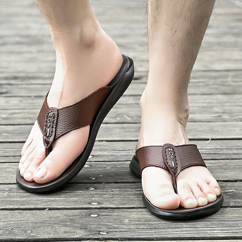 Fashion Men's Flip-flops Summer New Leather Slipper Fashion Outdoor Casual Slippers Non Slip Flat Slippers for Men Pinch Toe Slides 2025