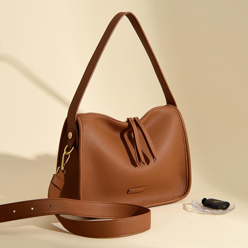 

Ретро-сумка через плече. Повсякденна сумка з м’якої PU шкіри зі знімним регульованим ремінцем. Модна жіноча сумочка. коричневий