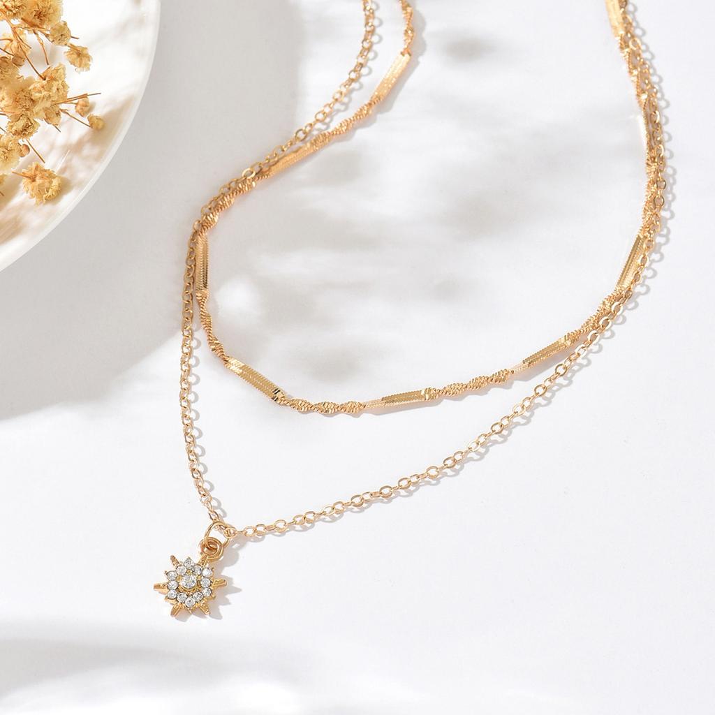 Niche necklaces, European and American jewelry, women's ins multi-layer stacking, personalized sunflower octagram collarbone chain