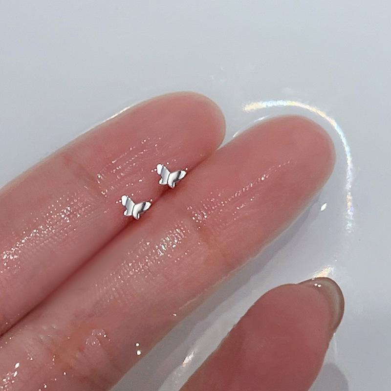 Elegant Butterfly Diamond Stud Earrings: Luxurious, Versatile, and Fashionable Jewelry for Women