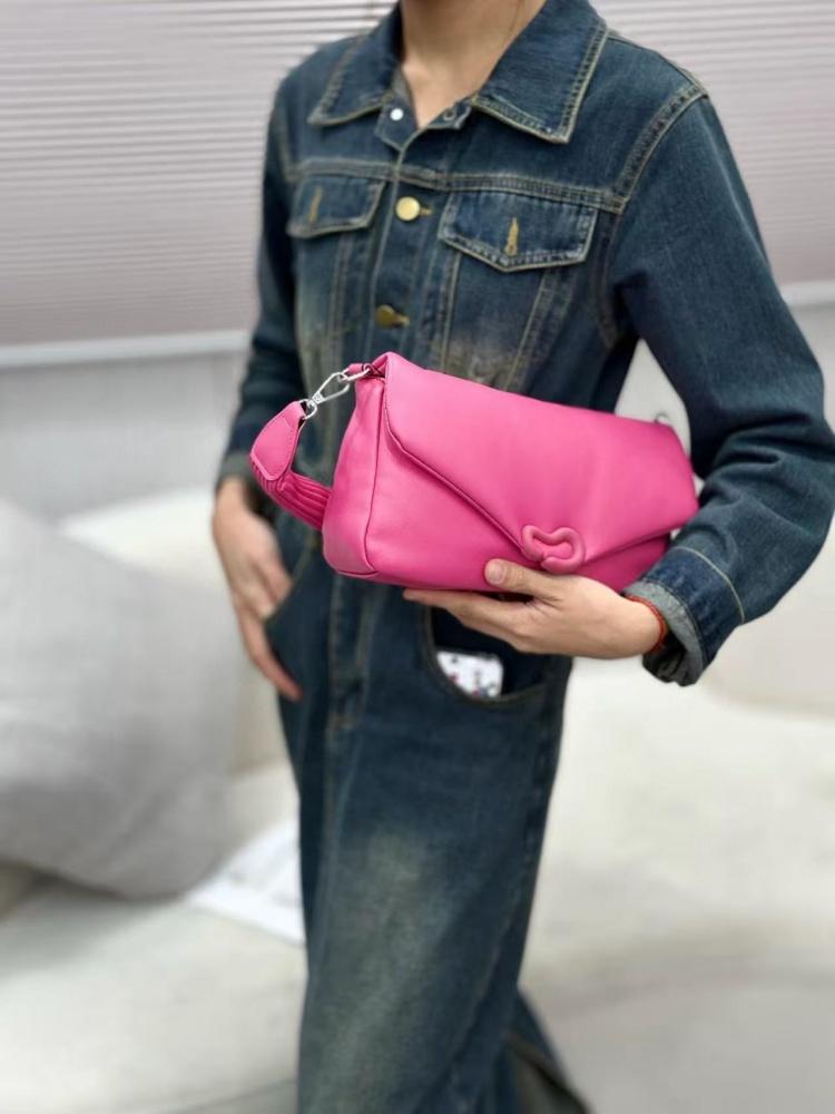 Fashionable Macaron Color Underarm Bag Heart Shaped Buckle Shoulder Bag Women s Versatile Light Luxury Crossbody Bag