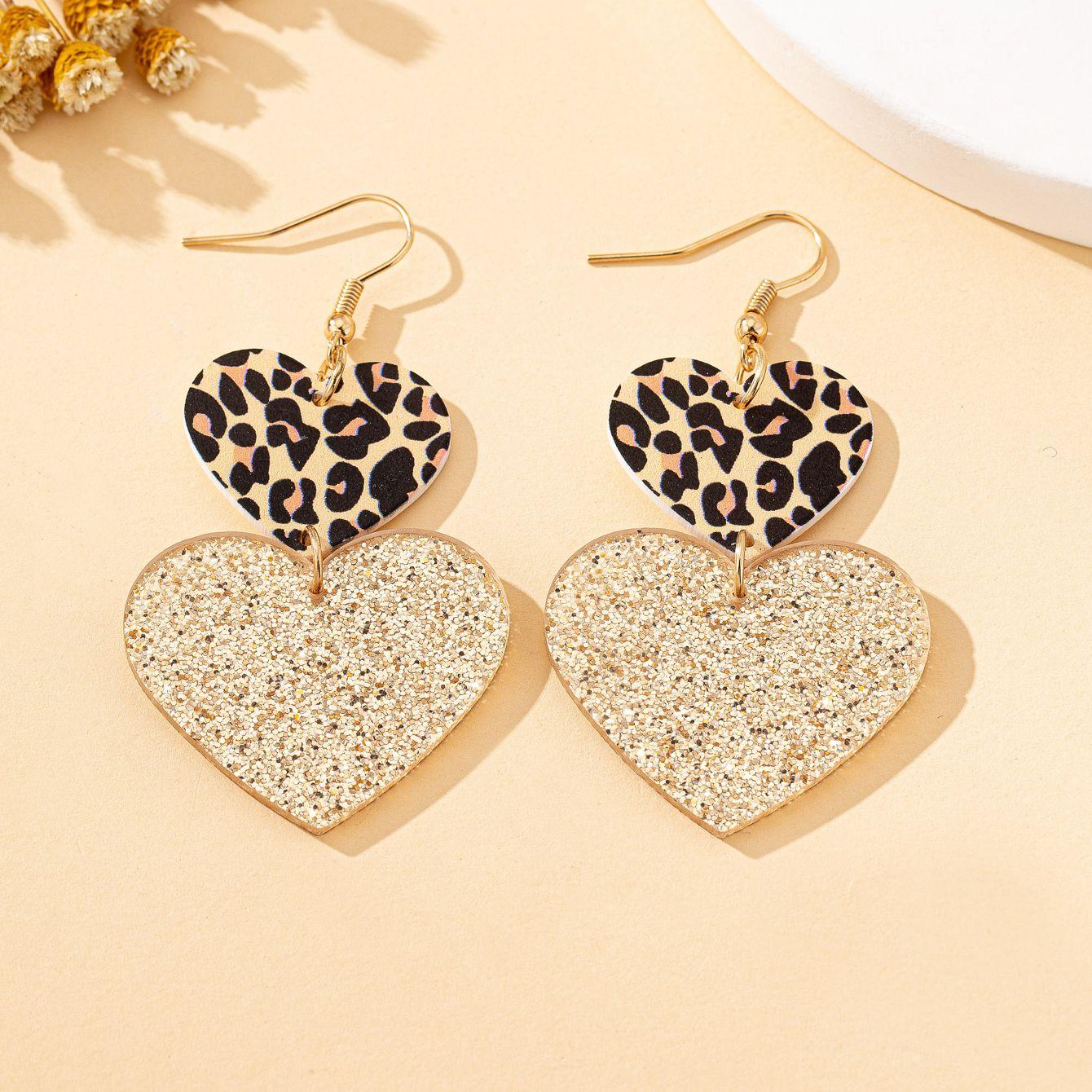 

A Pair of Women s Dangle Earrings, Exaggerated Leopard Print Acrylic Heart-Shaped Nightclub Party Style Earrings, Suitable for Everyday Wear