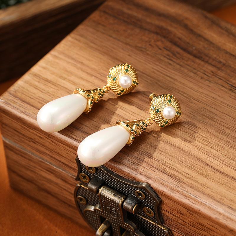 Jewelry New Vintage Earrings Pearl French Geometric Exquisite Palace Style Tassel Earrings Women's Light Luxury Jewelry