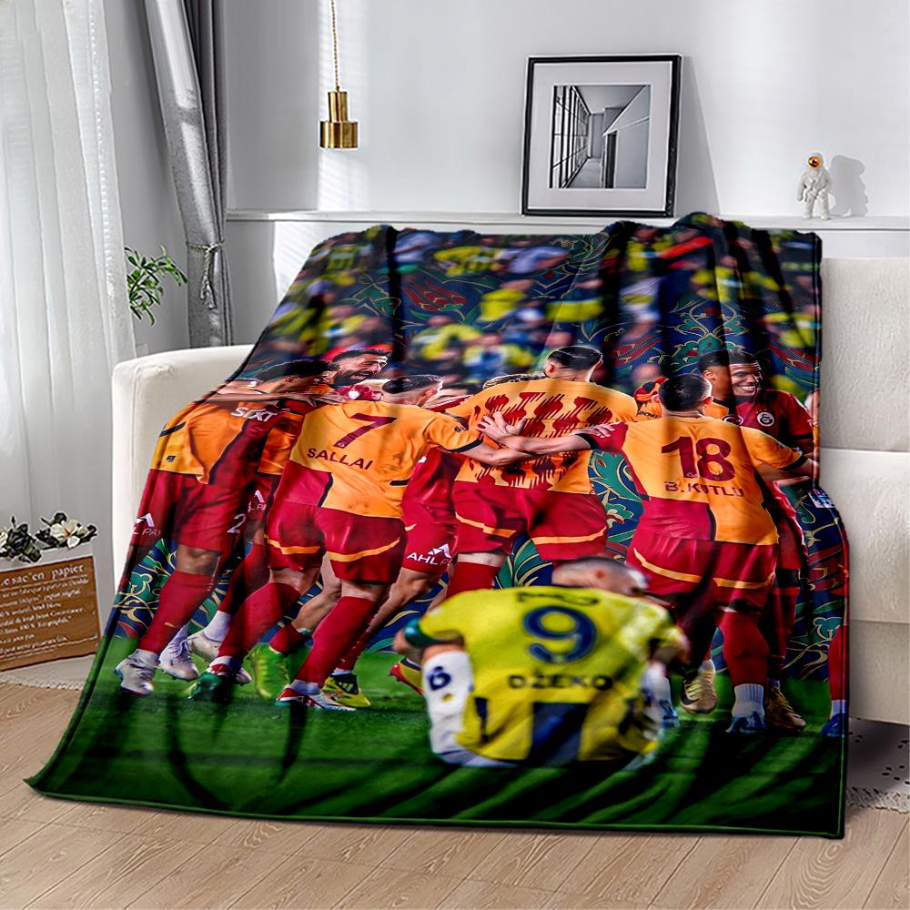 Galatasaray 144 Blanket Ultra-Soft Great for Livingroom Picnics Bedding for All Occasions Playful Design Perfect Gift for Relatives and Friends