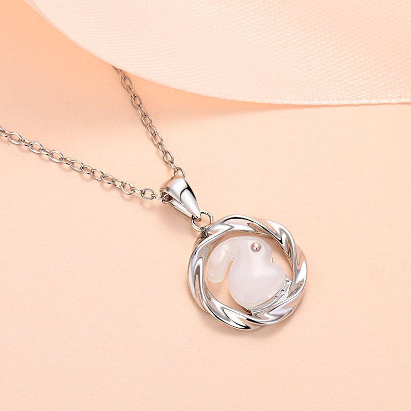 

Ожерелье из нефритового кролика, кольцо Мебиуса, подвеска, ниша, свет, роскошный подарок на год зодиака для девушки, цепочка на ключицу