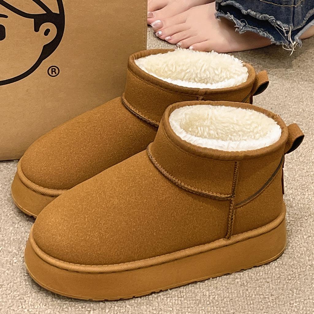 Thick-soled snow boots for outer wear in autumn and winter 2025, new indoor fur short tube, snow cotton piled and thickened cotton shoes.