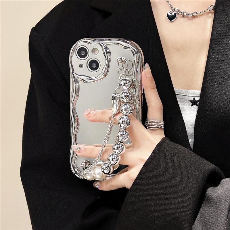 Suitable for Iphone16 Case Electroplated Heart-shaped Bracelet, Luxurious and Fashionable IPhone 15Promax 14 Crossbody