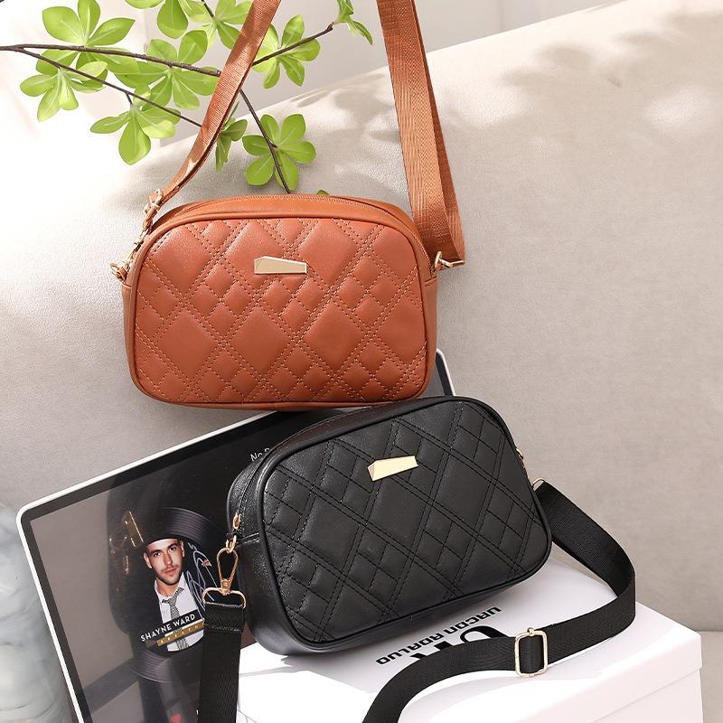 Trendy small bag, new fashion diamond women's bag, women's small square bag, shoulder messenger bag, simple mobile phone bag.