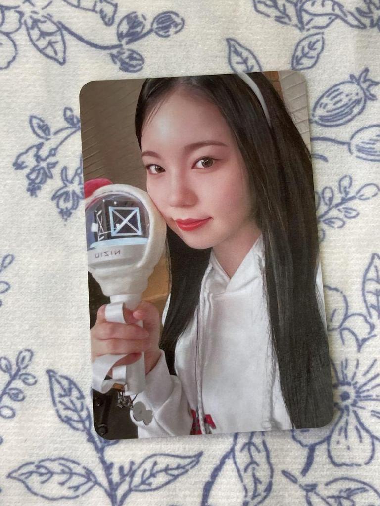 [USED] NiziU Ayaka Pre-recorded PressPlay 2nd Week Sanoku Trading Card