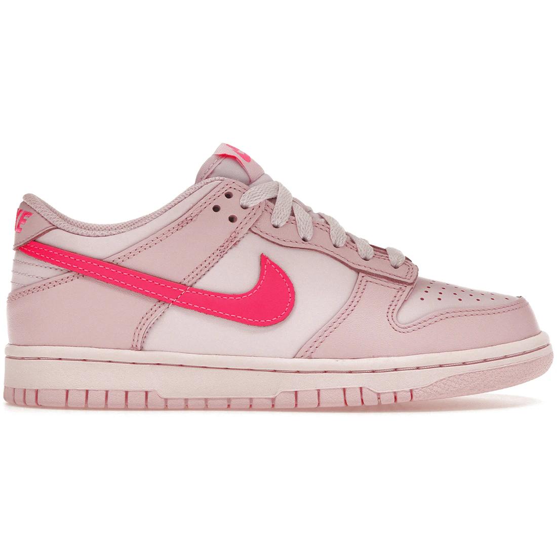 

Кроссовки Nike Dunk Low Triple Pink (GS)(DH9765-600) 35.5