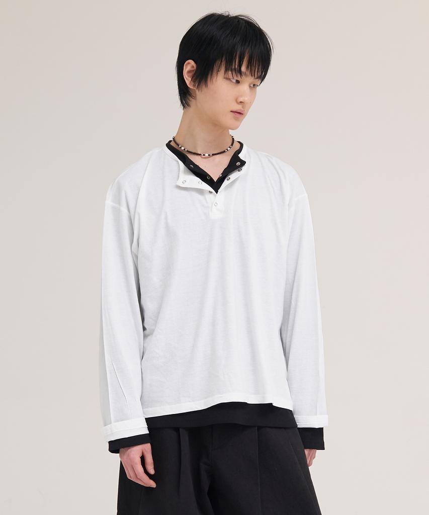 Akesi Contra Layered Henley Neck Long Sleeve_White And Black