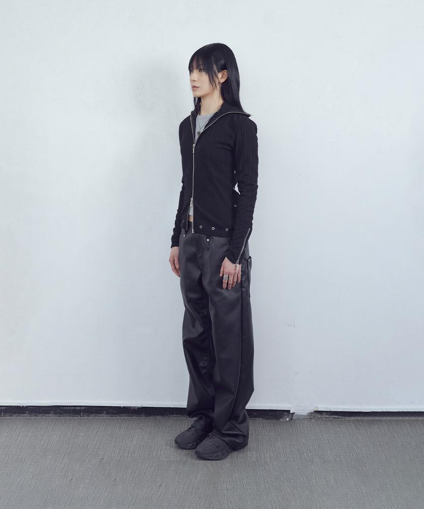 Tansanmageunesyum Sullano X Carbonated Eyelet Off-Neck Zip-Up
