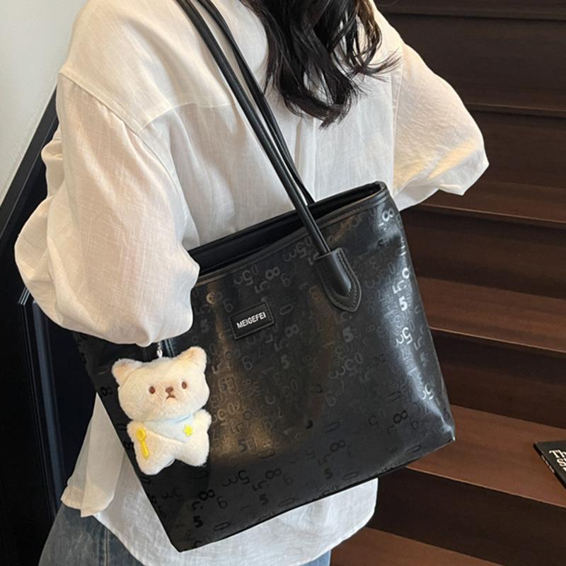 Large capacity bag women's summer new simple portable shoulder bag commuter tote bag