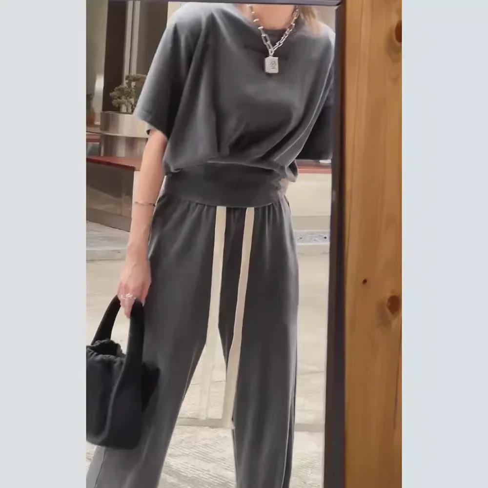 Trendy Dámská dvoudílná letní sportovní souprava: Přiléhavé tričko a kalhoty se širokými nohavicemi