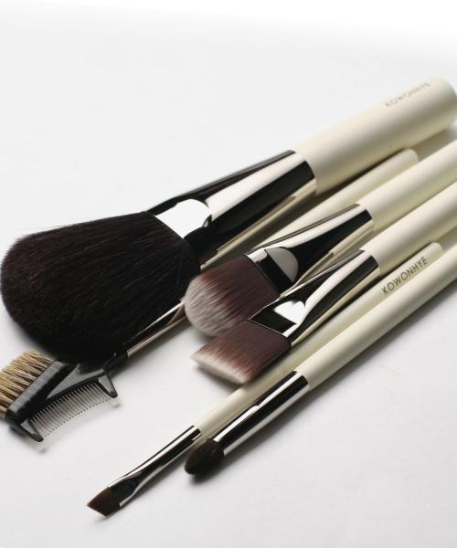 [Mustaev] Gowonhye 05 Professional Highlighter Brush (BK005)