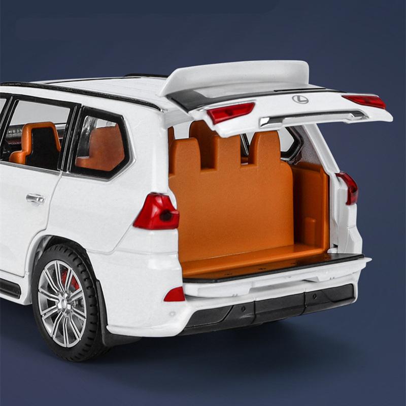 1/24 Lexus LX570 SUV Alloy Car Model Diecasts Metal Off-road Vehicles Car Model Sound Light Simulation Childrens Toy Gift