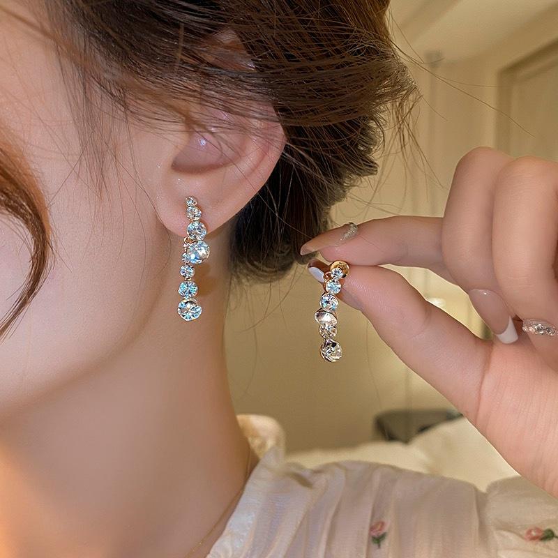 Design Fantastic Colorful Crystal Geometric Square Earrings with Different Angles and Colors Unusual Jewelry for Women or Girls