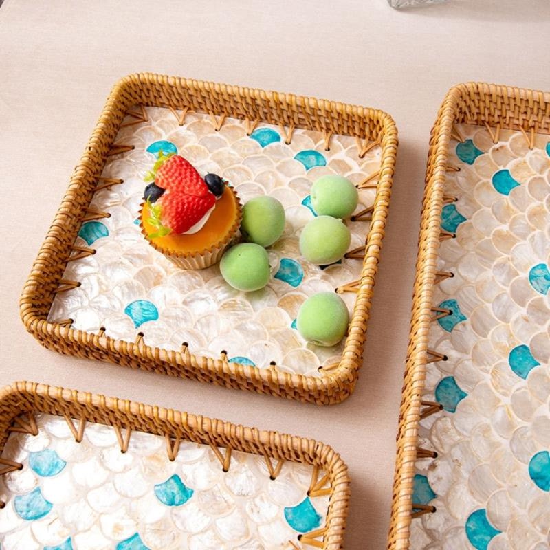 Fashionable Large Capacity Rattan Tray with Handmade Craftsmanship Home Decoration for Snacks Fruits and Desserts