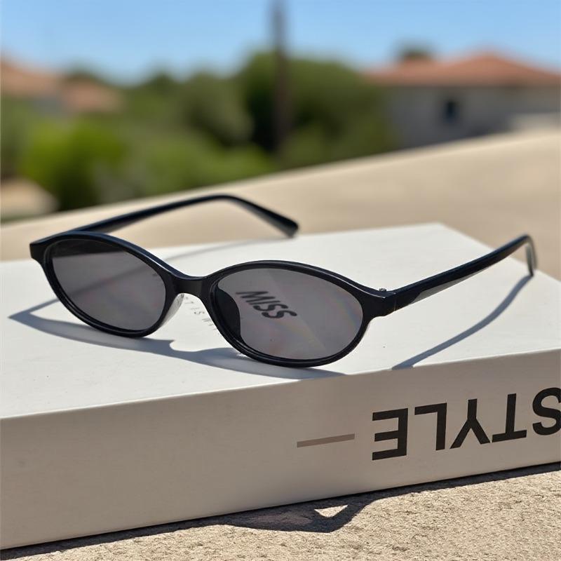 

Sexy Small Cat Eyes Women s Sunglasses New Fashion Leopard Brown Sun Glasses Female Retro Colorful Shade Eyeglass чорний