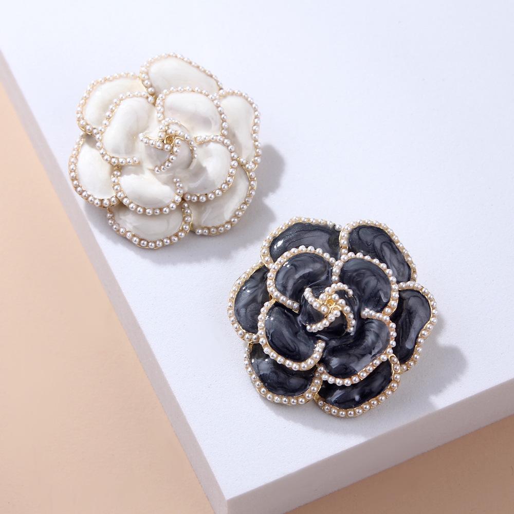 Vintage Camellia Pearl Brooch Women's Metal Scarf Clasp Corsage Lovely Large Pin Accessories Accessories Long-Lasting Color Exquisite Brooch BFF Gift