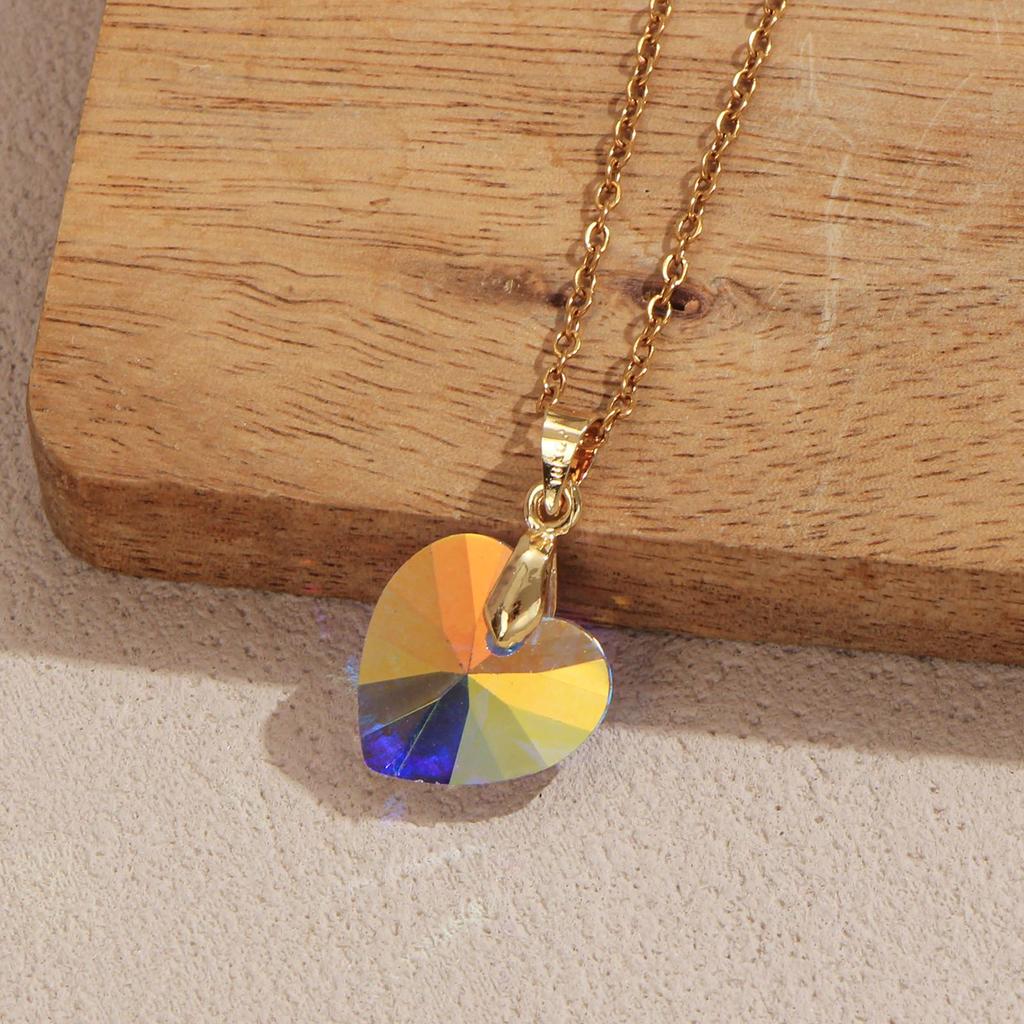 Aurora Heart Pendant Necklace - Multifaceted & Versatile Everyday Accessory