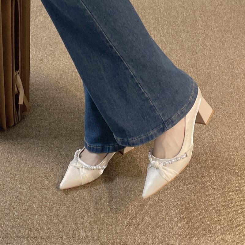 

2026 Women Pointed Toe Pumps Pearl Decoration Square Heel Spring New Shallow Mouth Gentle Fairy Paired with Dress Women Shoes 34 бежевый
