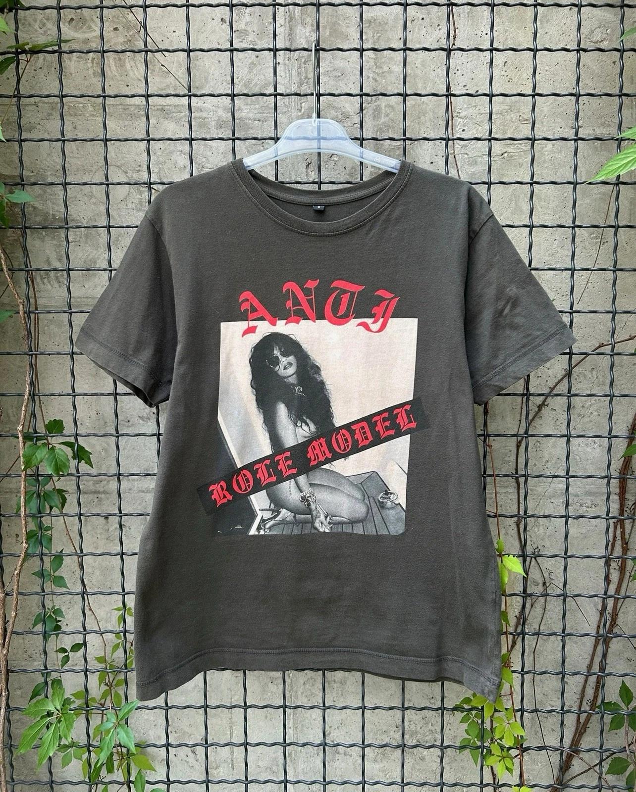 Vintage 2000s Rihanna Anti World Tour T-shirt Size S 3XL
