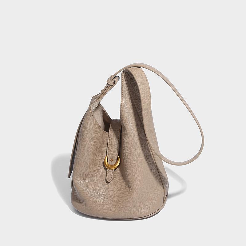 

Niche design bucket women 2024 autumn and winter new trendy large-capacity child and mother tote single shoulder oblique bag
